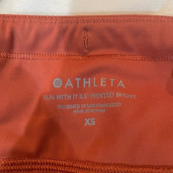 Athleta Women’s Run With It 3.5” Printed Short - Micro Cheetah Rust - Picture 5 of 5
